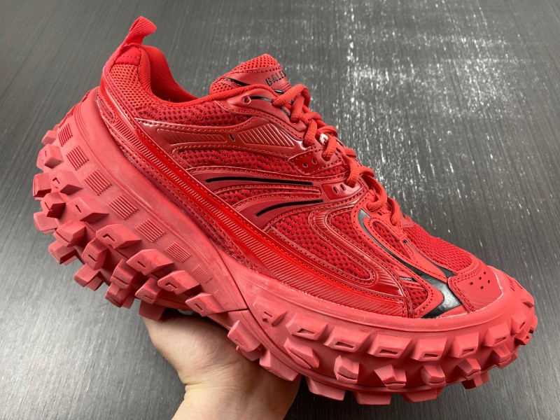 Balenciaga 中国红色 轮胎 货号685613-W2RAA 6010