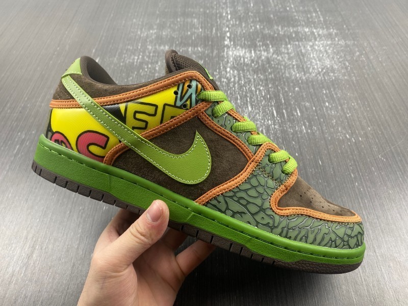 Nike SB Dunk Low “De La Soul