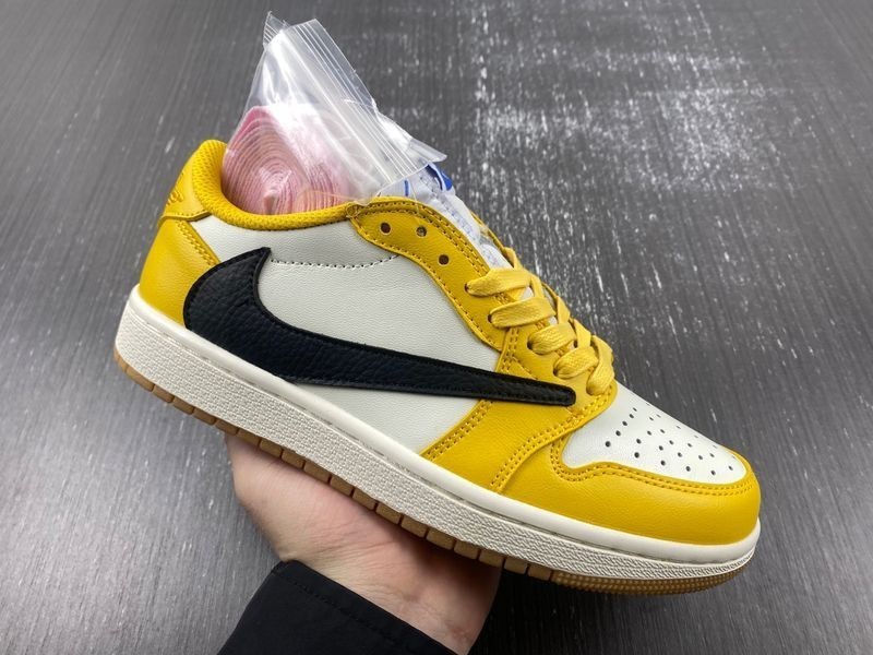Travis Scott x Air Jordan 1