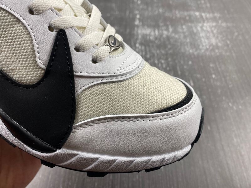 Virgil Ablon的Off-white“The The”