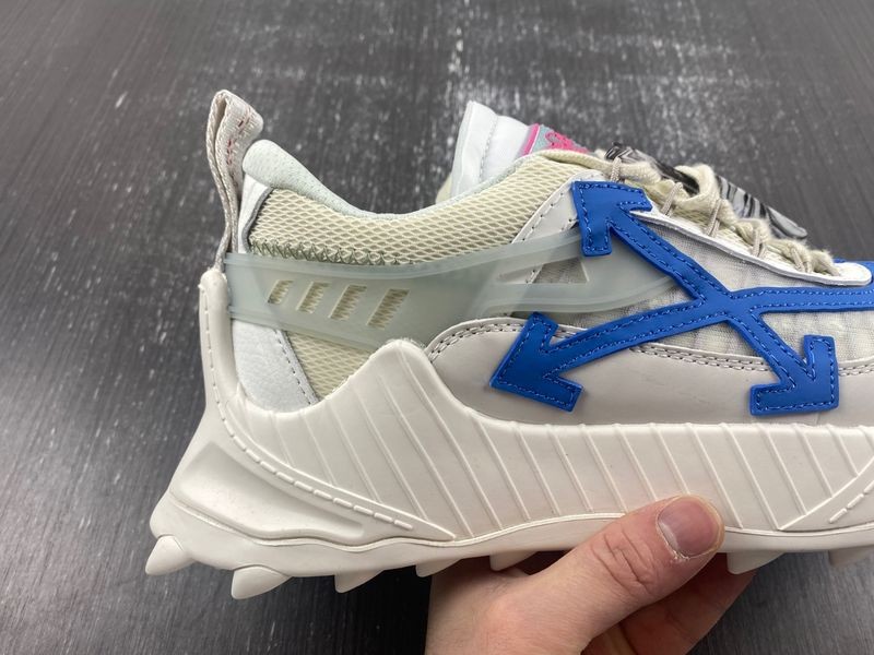 Off-White c/o Virgil Abloh