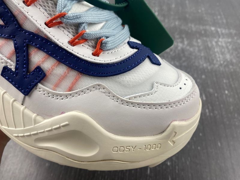 Off-White c/o Virgil Abloh