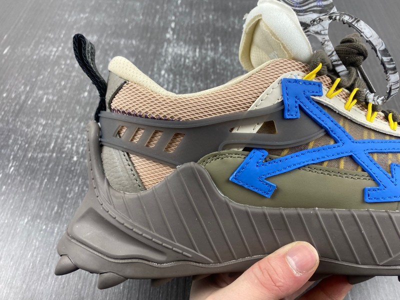 Off-White c/o Virgil Abloh