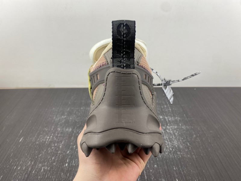 Off-White c/o Virgil Abloh