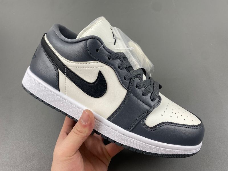 Air Jordan 1 Low