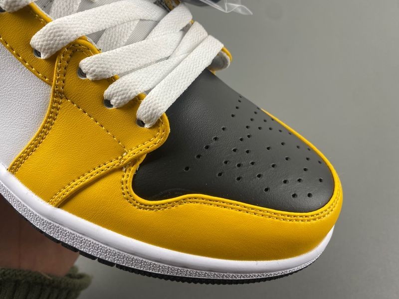 Air Jordan 1 Mid