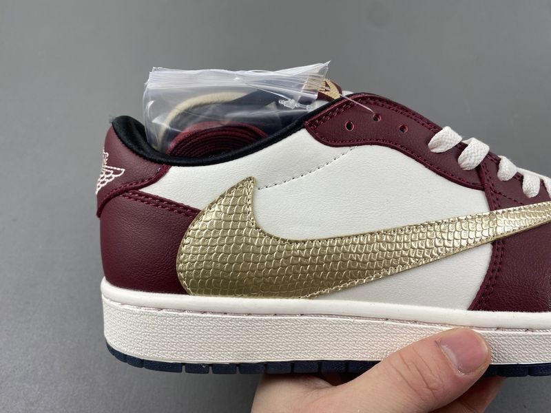 Travis Scott x Air Jordan 1