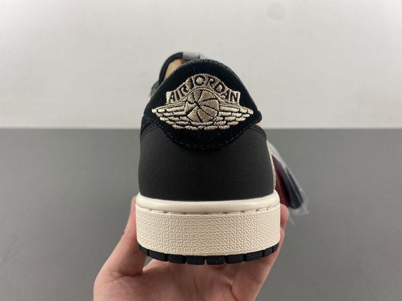 Travis Scott x Air Jordan 1