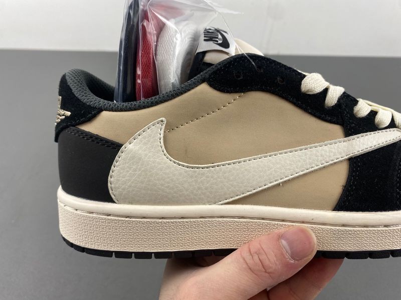 Travis Scott x Air Jordan 1