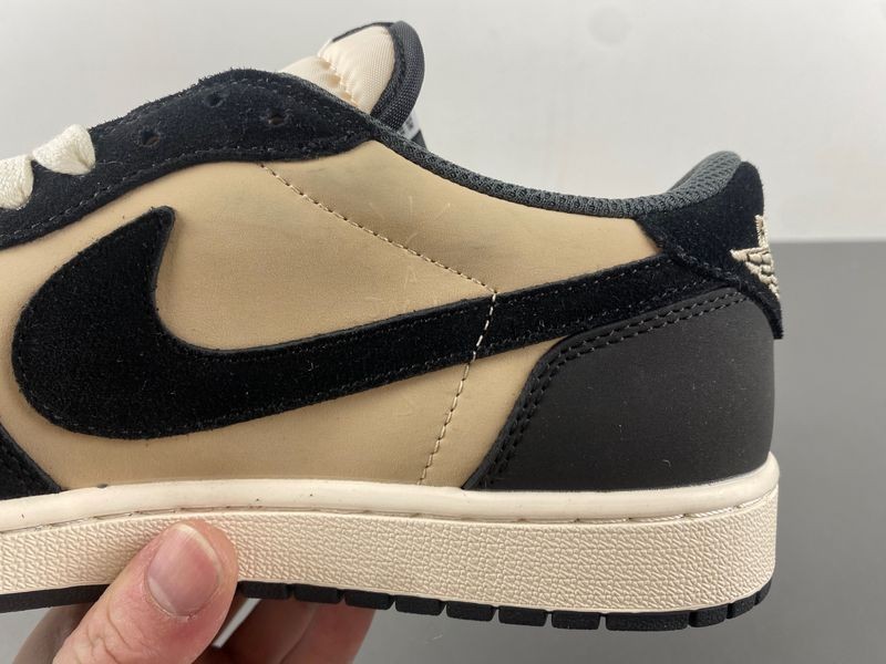 Travis Scott x Air Jordan 1