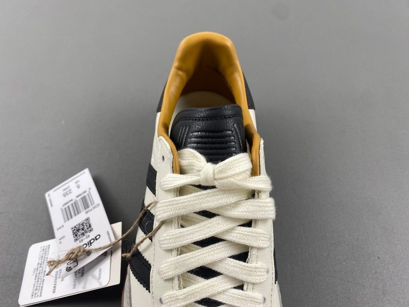 adidas Samba OG 米白