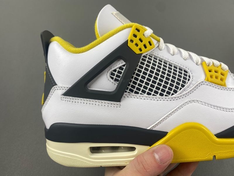 Air Jordan 4 “Vivid Sulfur”