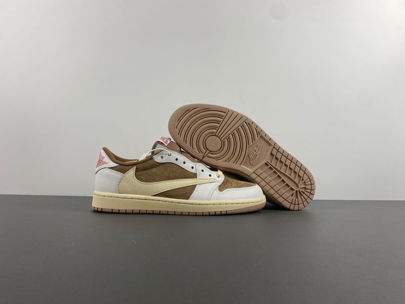 Travis Scott x Air Jordan 1 Low OG