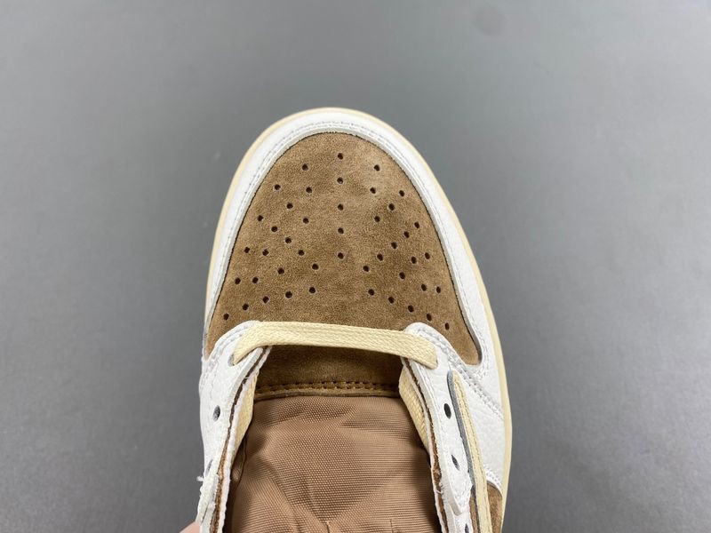 Travis Scott x Air Jordan 1 Low OG