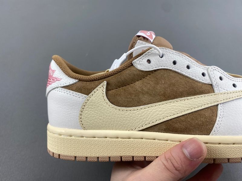 Travis Scott x Air Jordan 1 Low OG