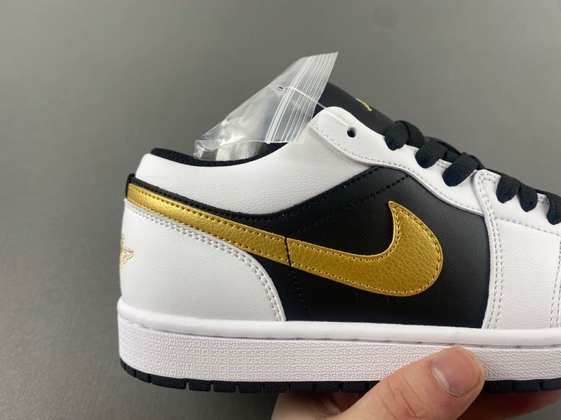 Air Jordan 1 Low