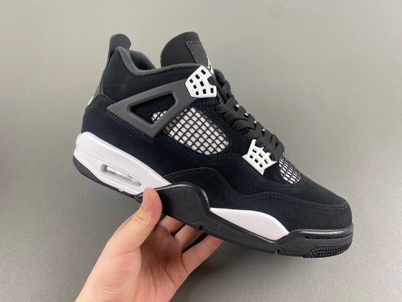 AIR JORDAN 4 RETRO 'WHITE THUNDER'