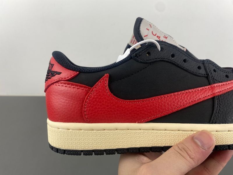 Travis Scott x Air Jordan 1 Low OG