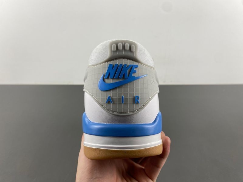 Air Jordan 4 RM