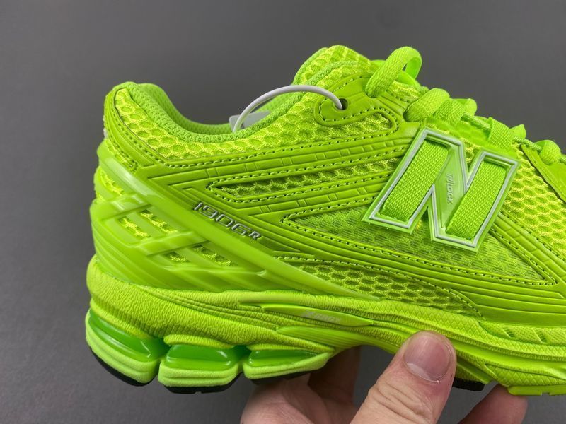 New Balance 1906