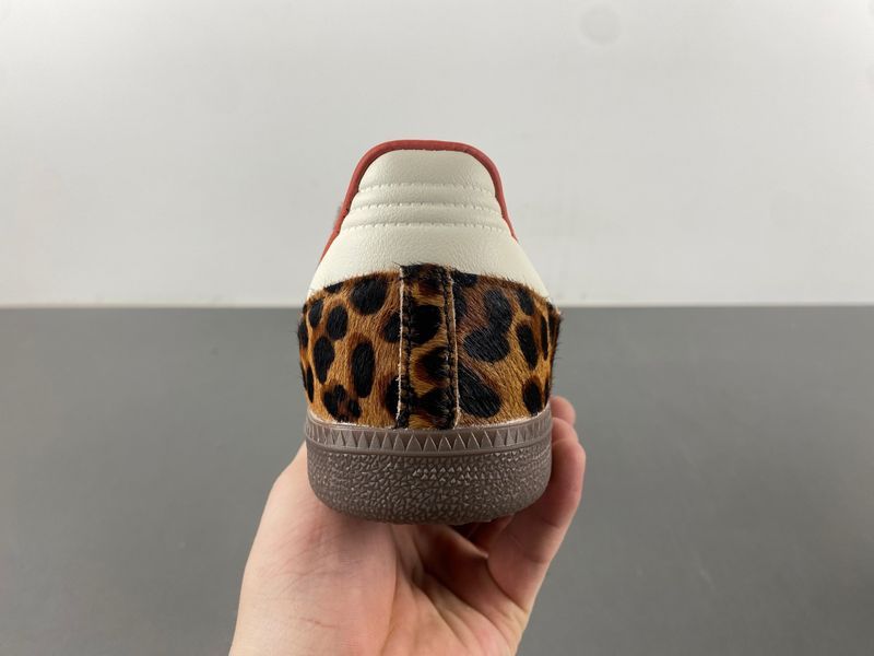 Samba OG 'Preloved Red