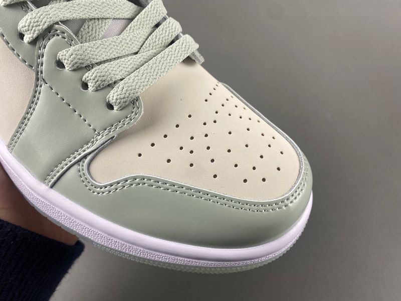 Air Jordan 1 Low
