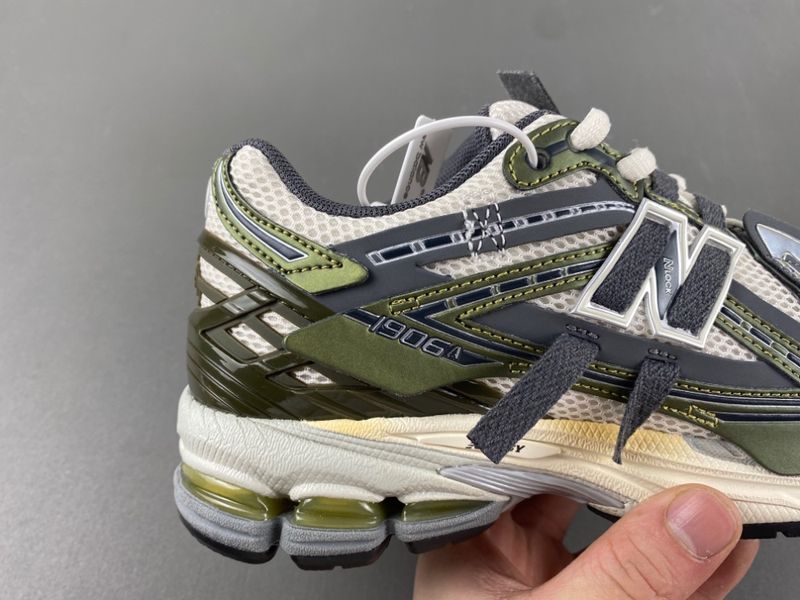 New Balance 1906