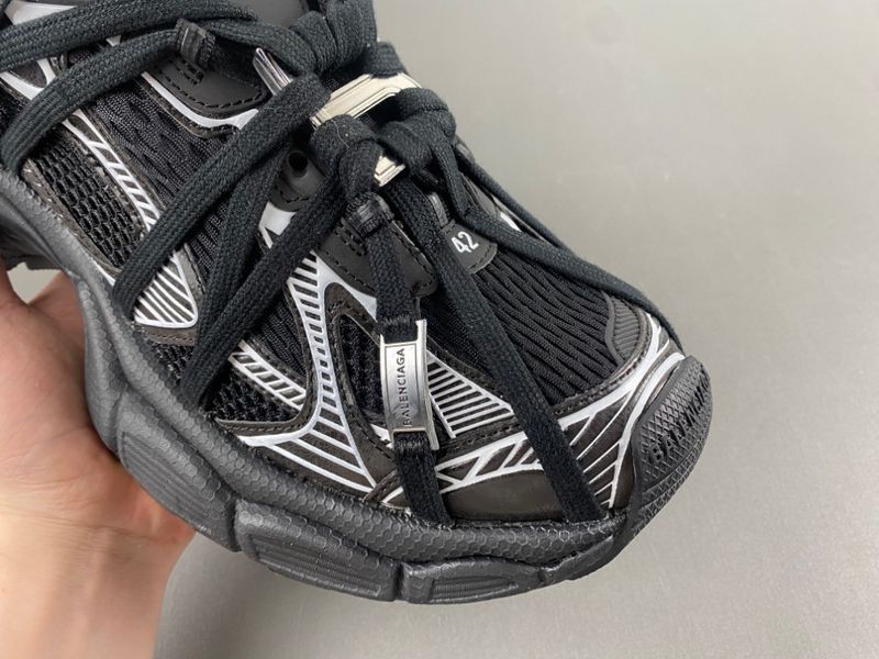 IAGA -PHANTOM SNEAKER