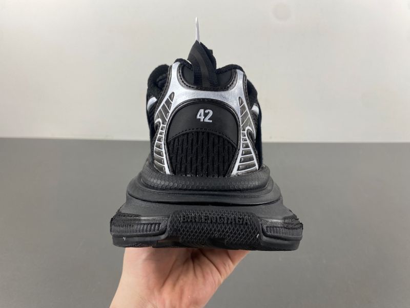 IAGA -PHANTOM SNEAKER