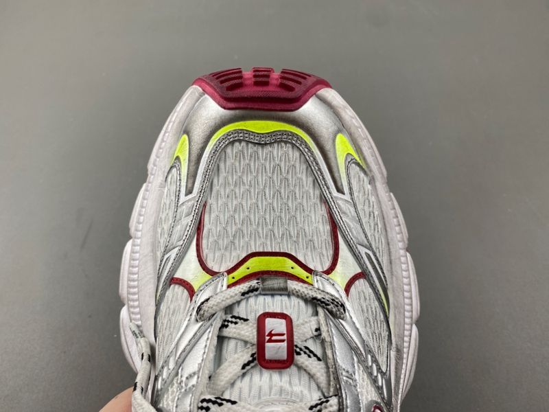 Balenciaga 911