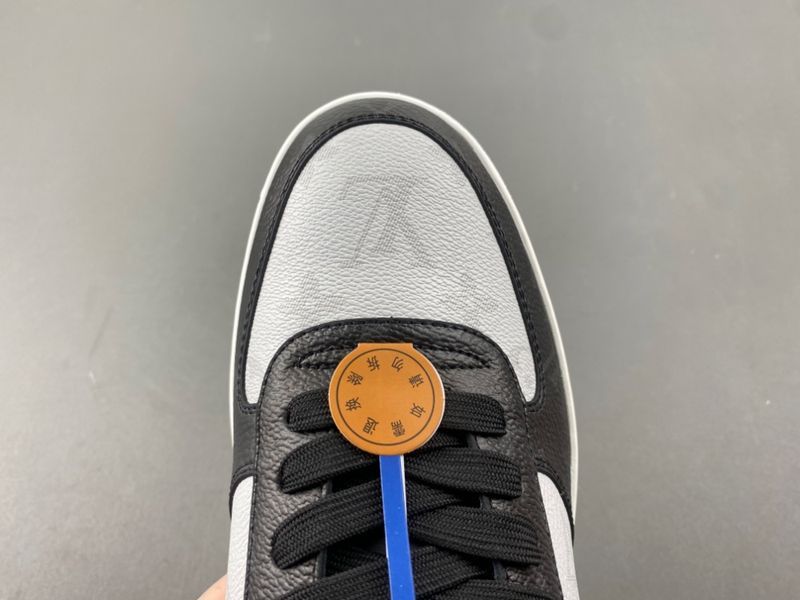 LV ARCHLIGHT SNEAKER
