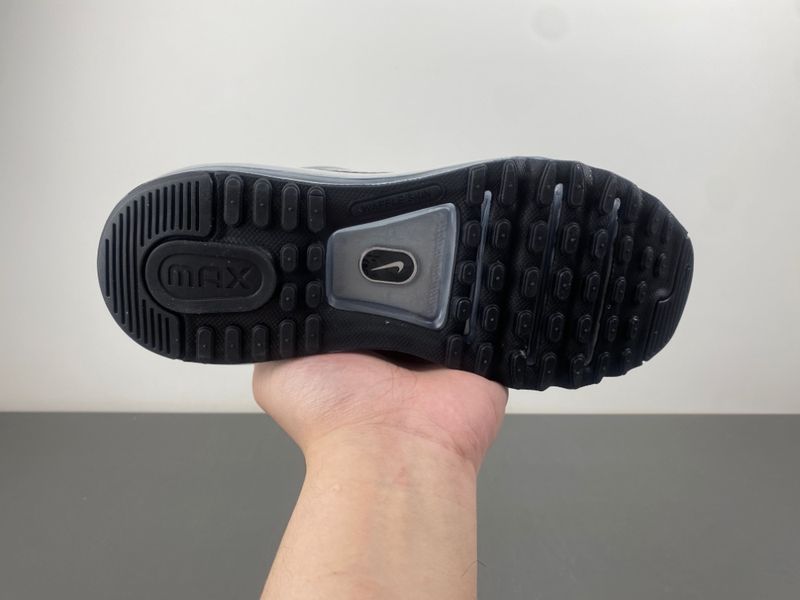 Nike Air Max 2013 Goes Full Metalli