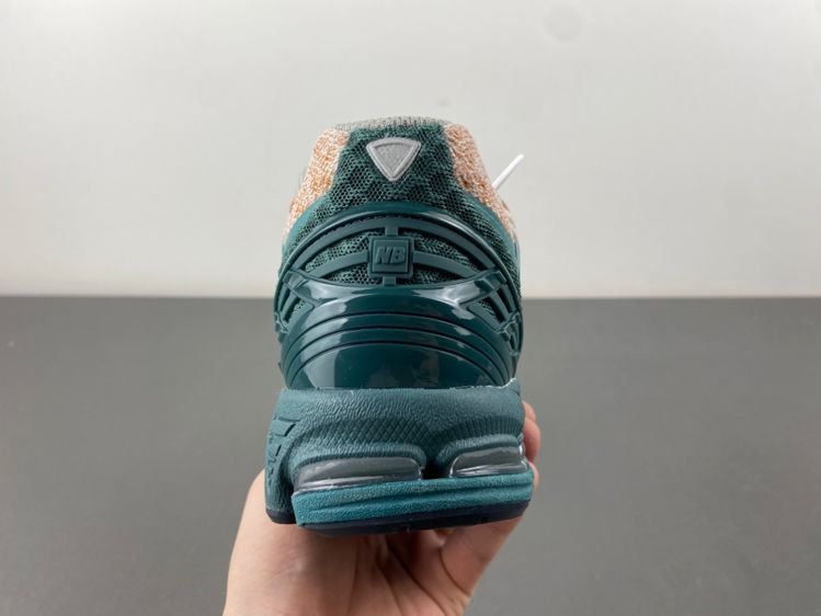New Balance 1906