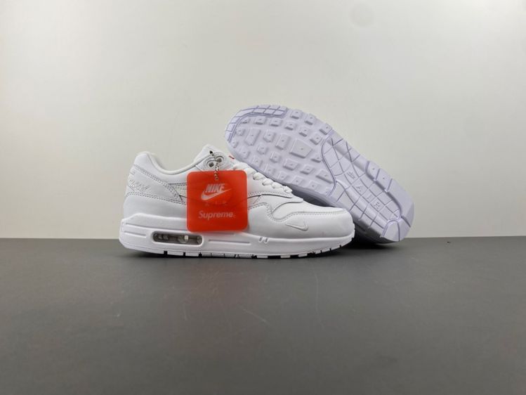Supreme x Nike Air Max 1 '87