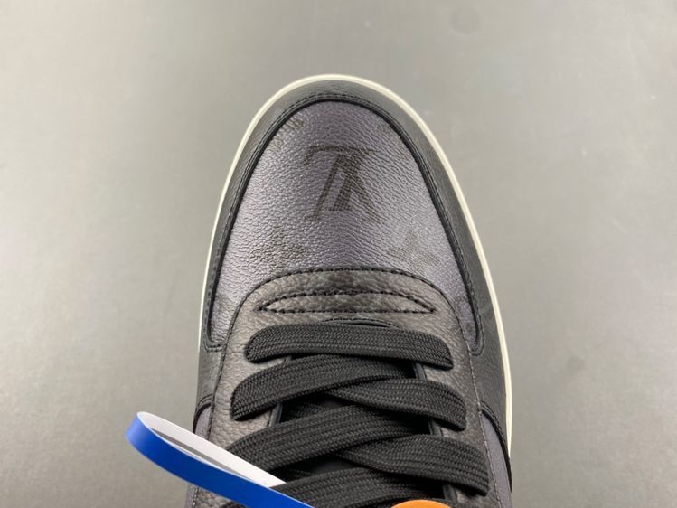 LV ARCHLIGHT SNEAKER