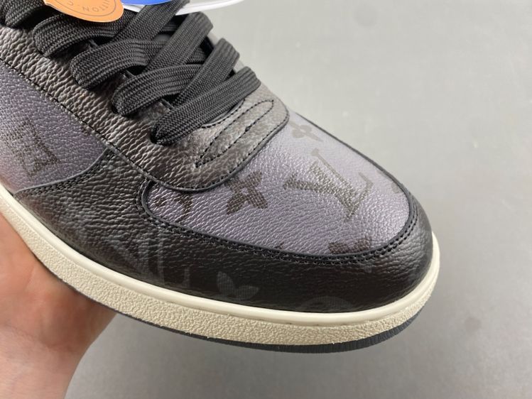 LV ARCHLIGHT SNEAKER
