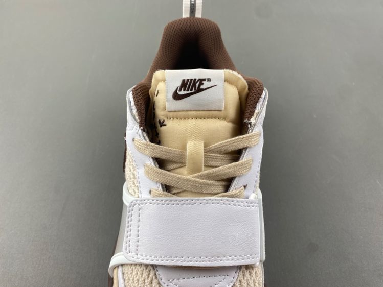 Travis Scott x Nike Zoom Field Jaxx “Ligh Chocolate”