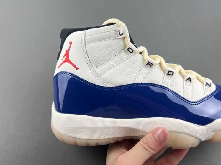 Air Jordan 11