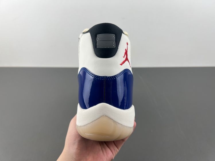Air Jordan 11