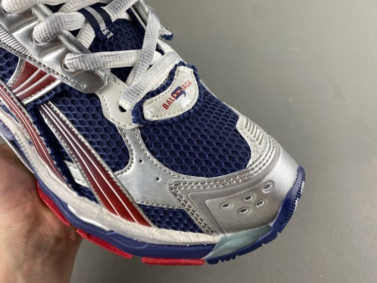 Balenciaga Runner ，