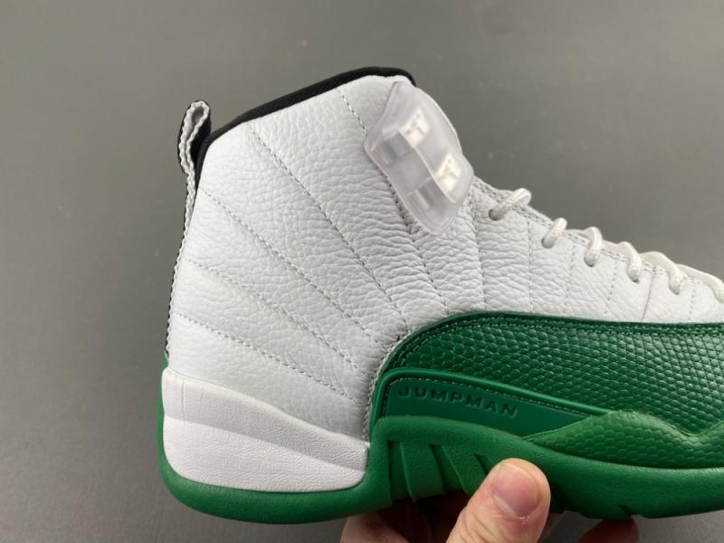 Air Jordan 12“Bucks