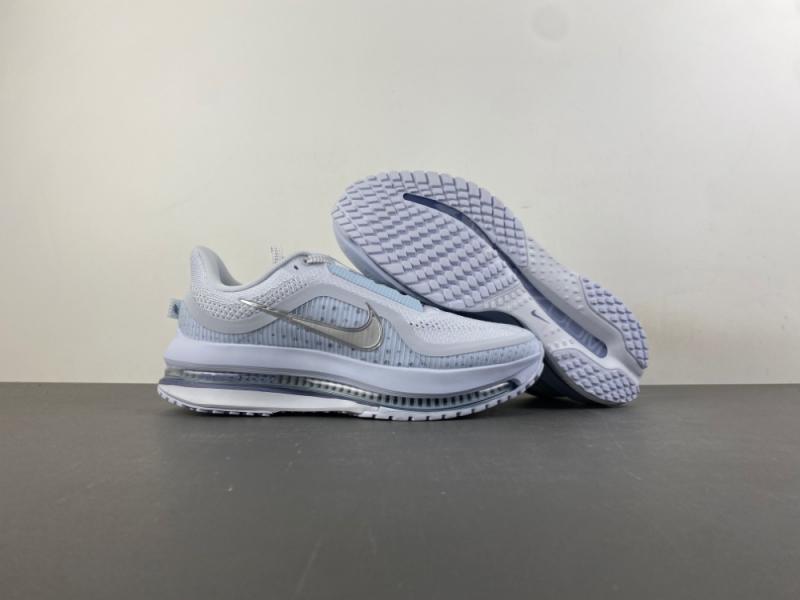 Nike Pegasus Premium Football Grey