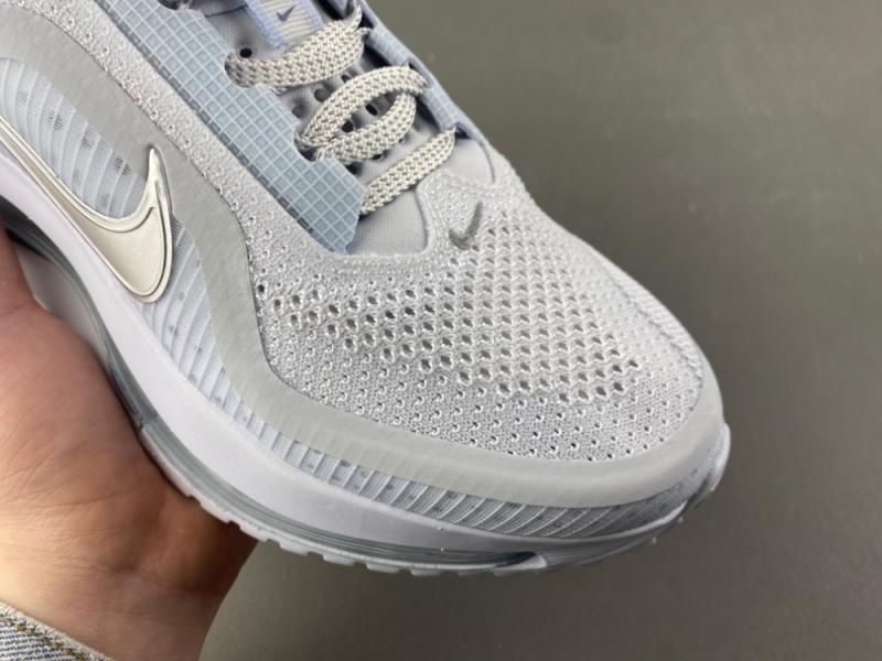 Nike Pegasus Premium Football Grey