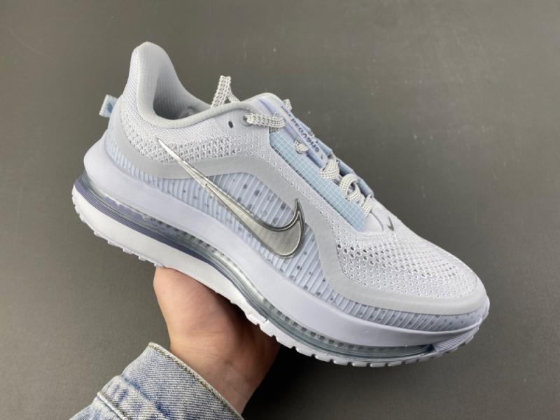 Nike Pegasus Premium Football Grey