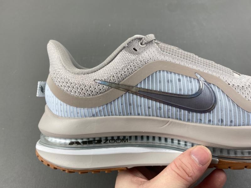 Nike Pegasus Premium Football Grey