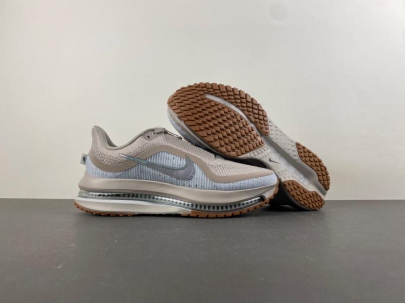 Nike Pegasus Premium Football Grey