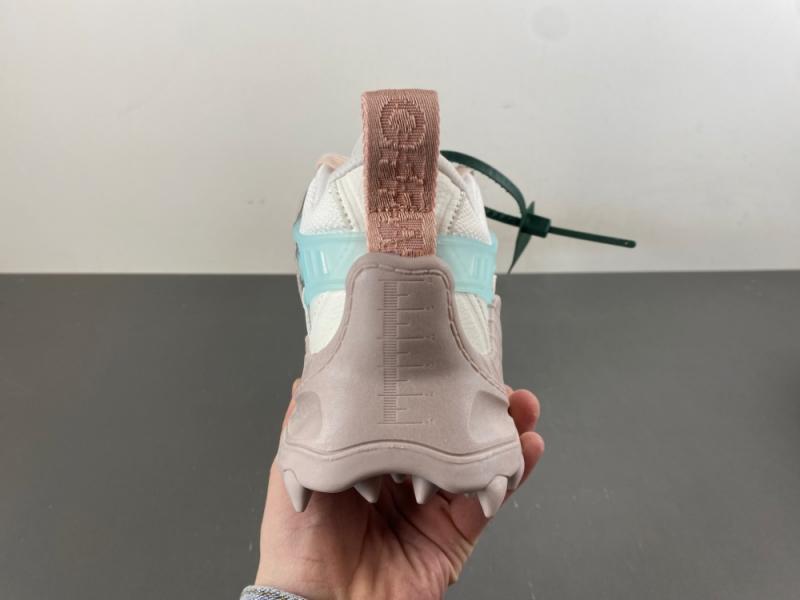 Off-White c/o Virgil Abloh