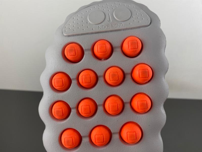 Nike Mind 001