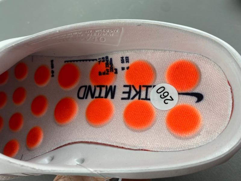 Nike Mind 001