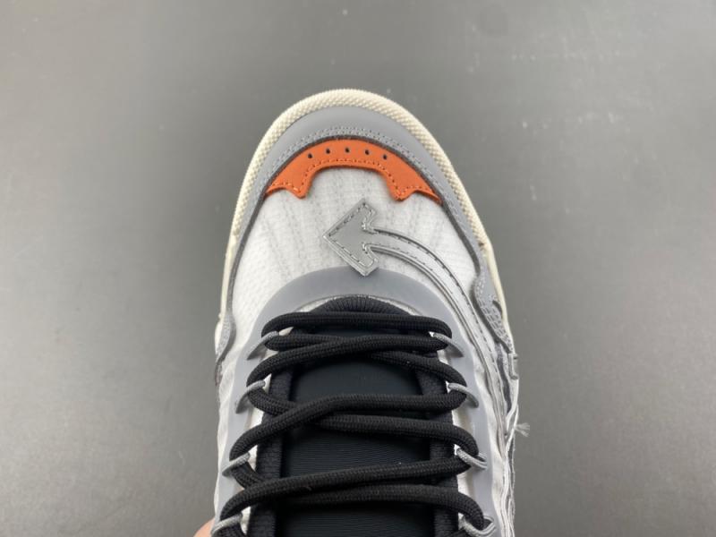 Off-White c/o Virgil Abloh